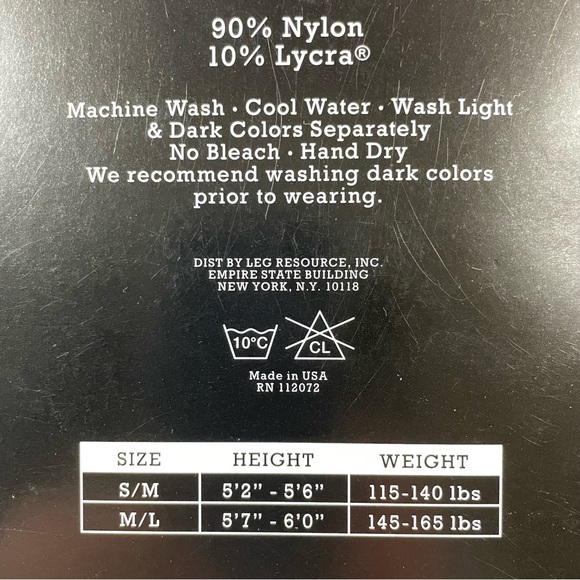 NWT Anna Sui control top Lycra sheer nude pantyhose Size S/M - Picture 4 of 4